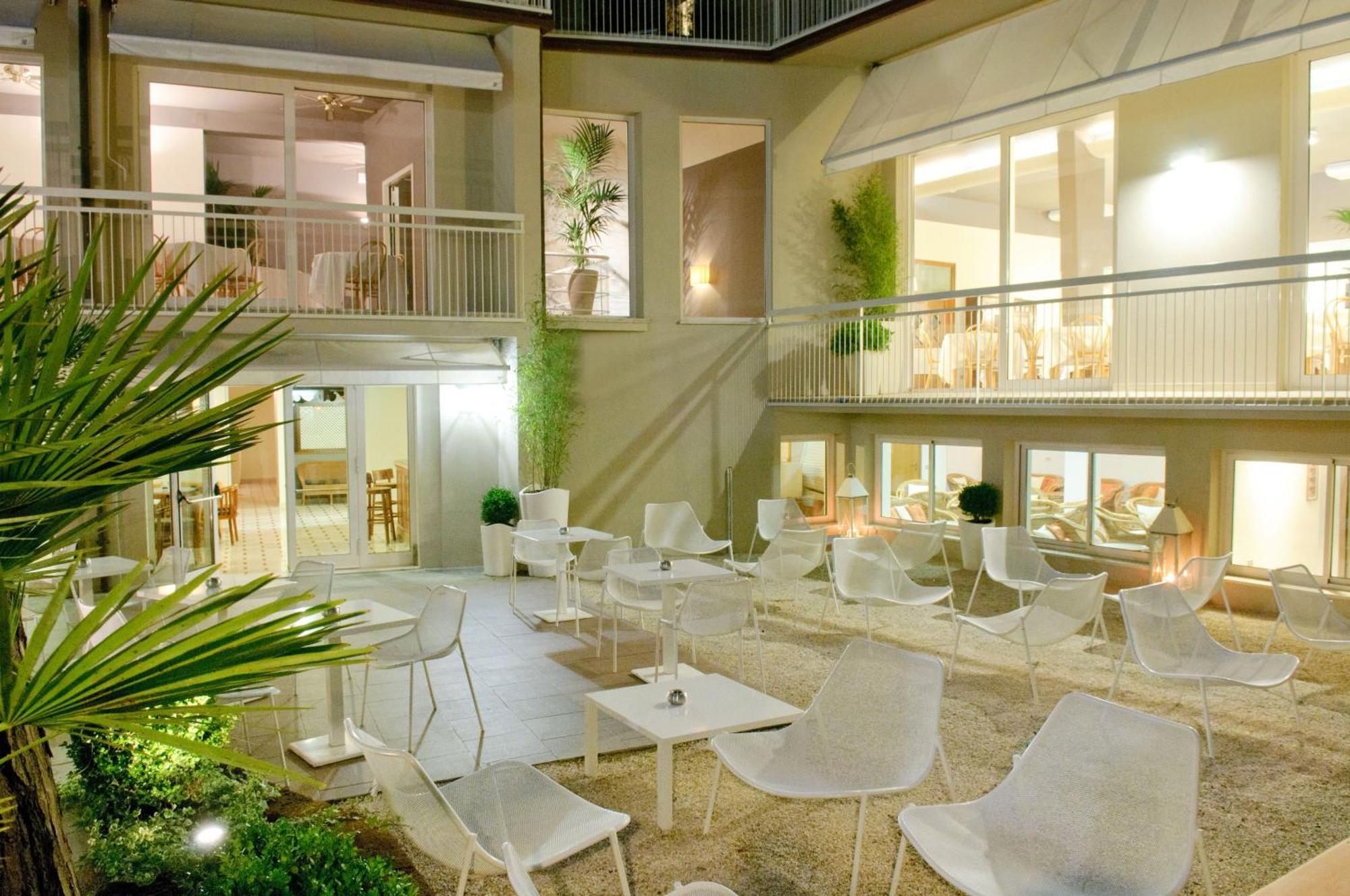 Hotel Trionfal Milano Marittima Eksteriør bilde