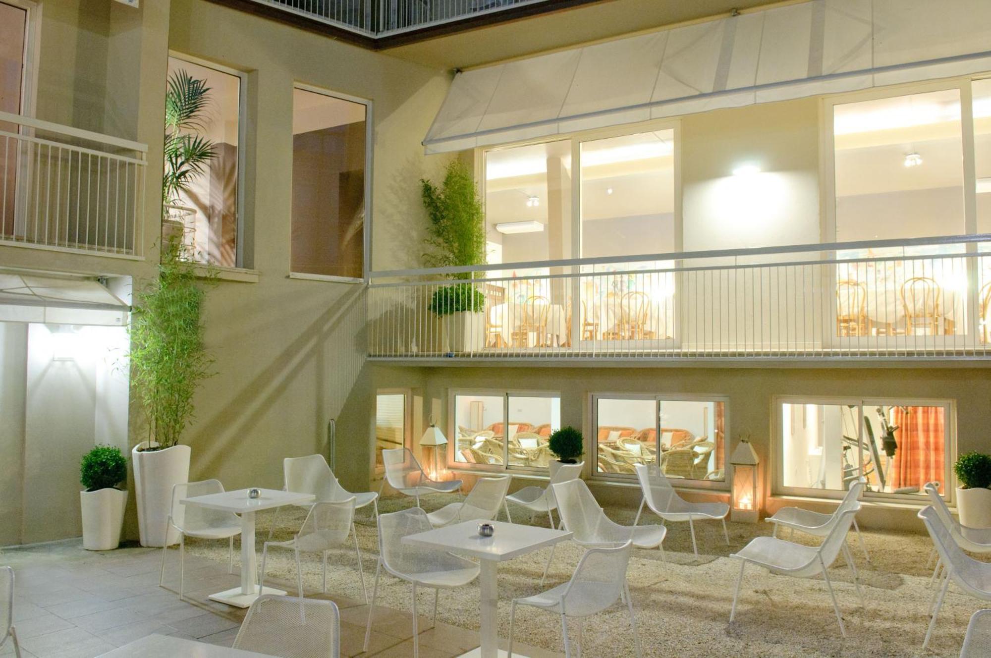 Hotel Trionfal Milano Marittima Eksteriør bilde